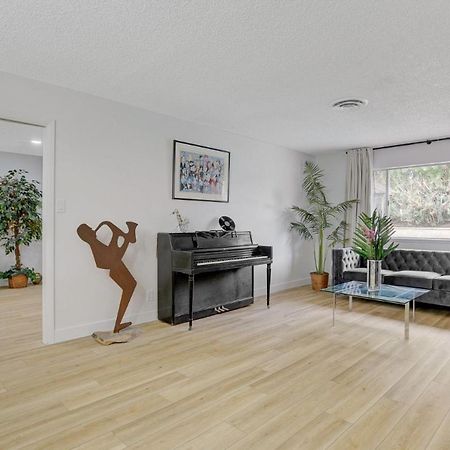 Resort Style 4 Bedroom House With Pool Minutes From Strip Las Vegas Esterno foto